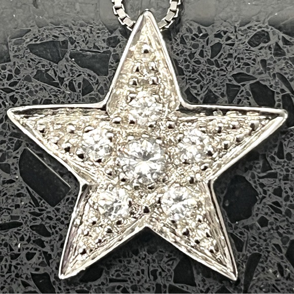 Suzanne Somers Jewelry - Suzanne Somers voice vintage superstar CZ pendant chain Necklace sterling silver